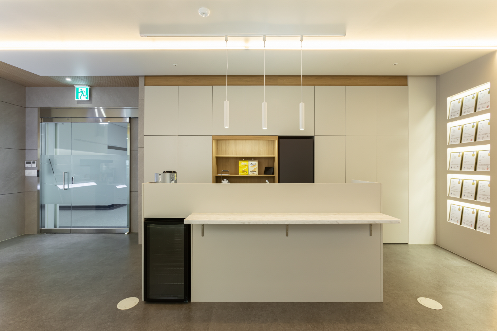 /user/s/soldesign/editor/2401/d982537b8f5bb7df7f78ebccf064a910_1705475573_6874.jpg 이미지크게보기