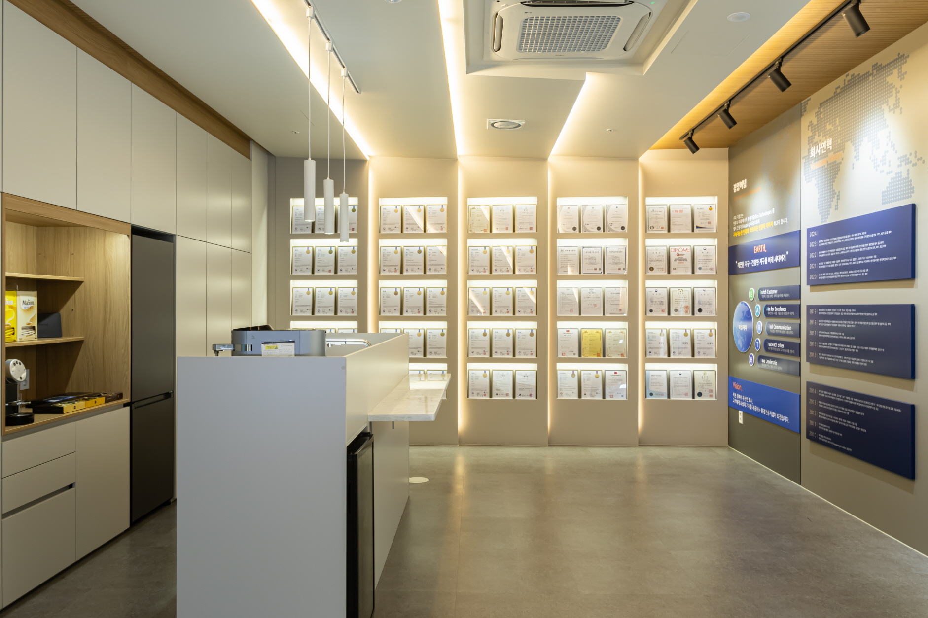 /user/s/soldesign/editor/2401/d982537b8f5bb7df7f78ebccf064a910_1705475574_1627.jpg 이미지크게보기