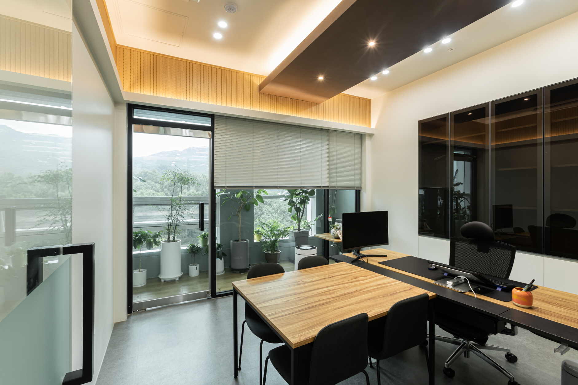 /user/s/soldesign/editor/2401/d982537b8f5bb7df7f78ebccf064a910_1705475585_4891.jpg 이미지크게보기