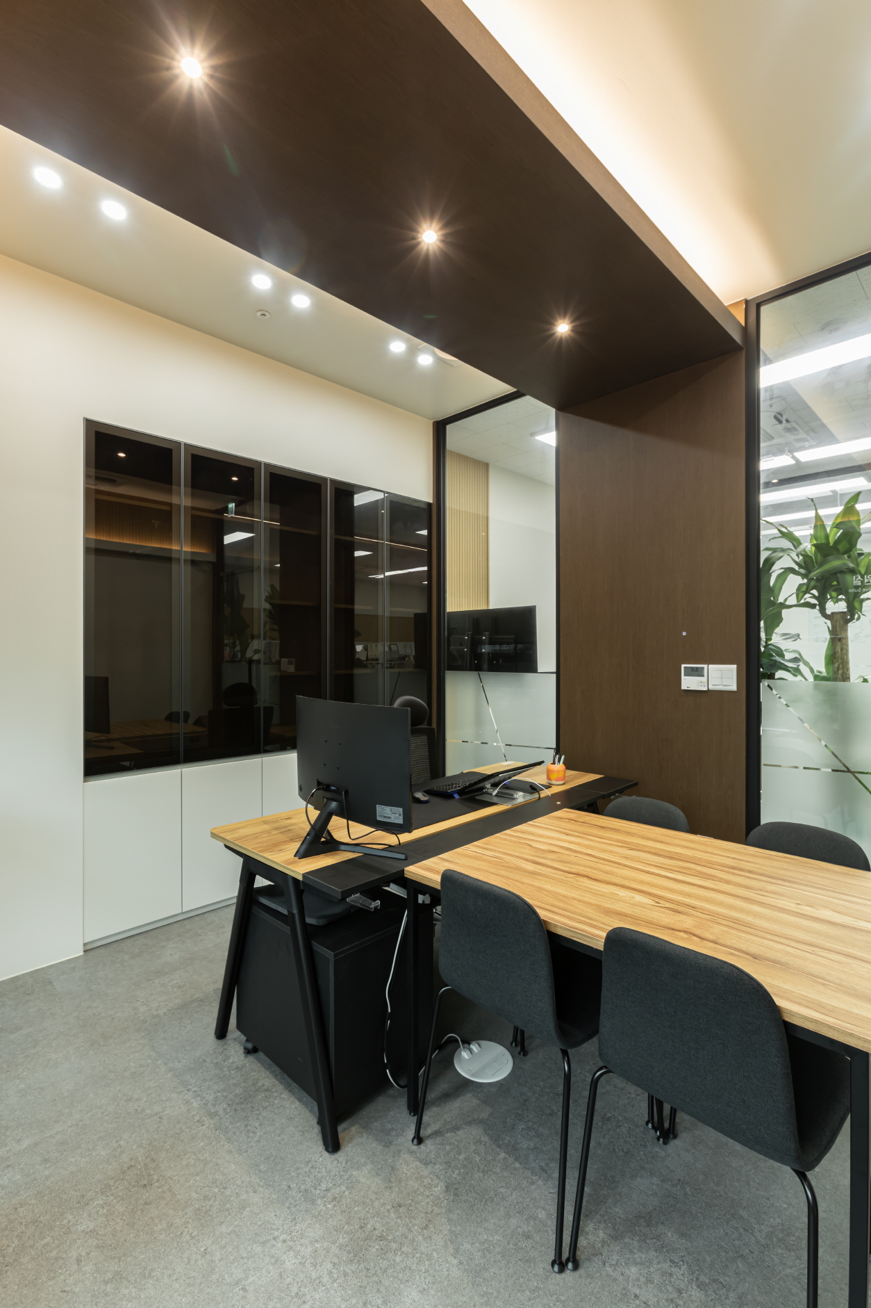 /user/s/soldesign/editor/2401/d982537b8f5bb7df7f78ebccf064a910_1705475585_829.jpg 이미지크게보기