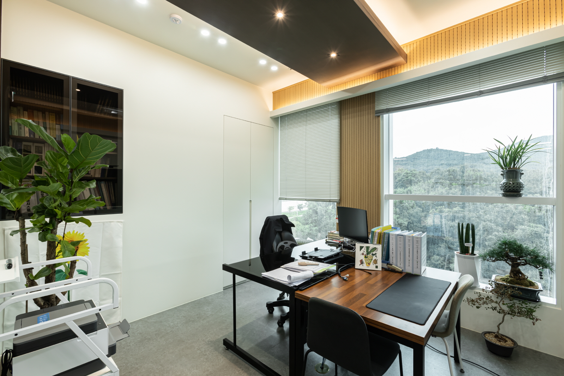 /user/s/soldesign/editor/2401/d982537b8f5bb7df7f78ebccf064a910_1705475596_7906.jpg 이미지크게보기
