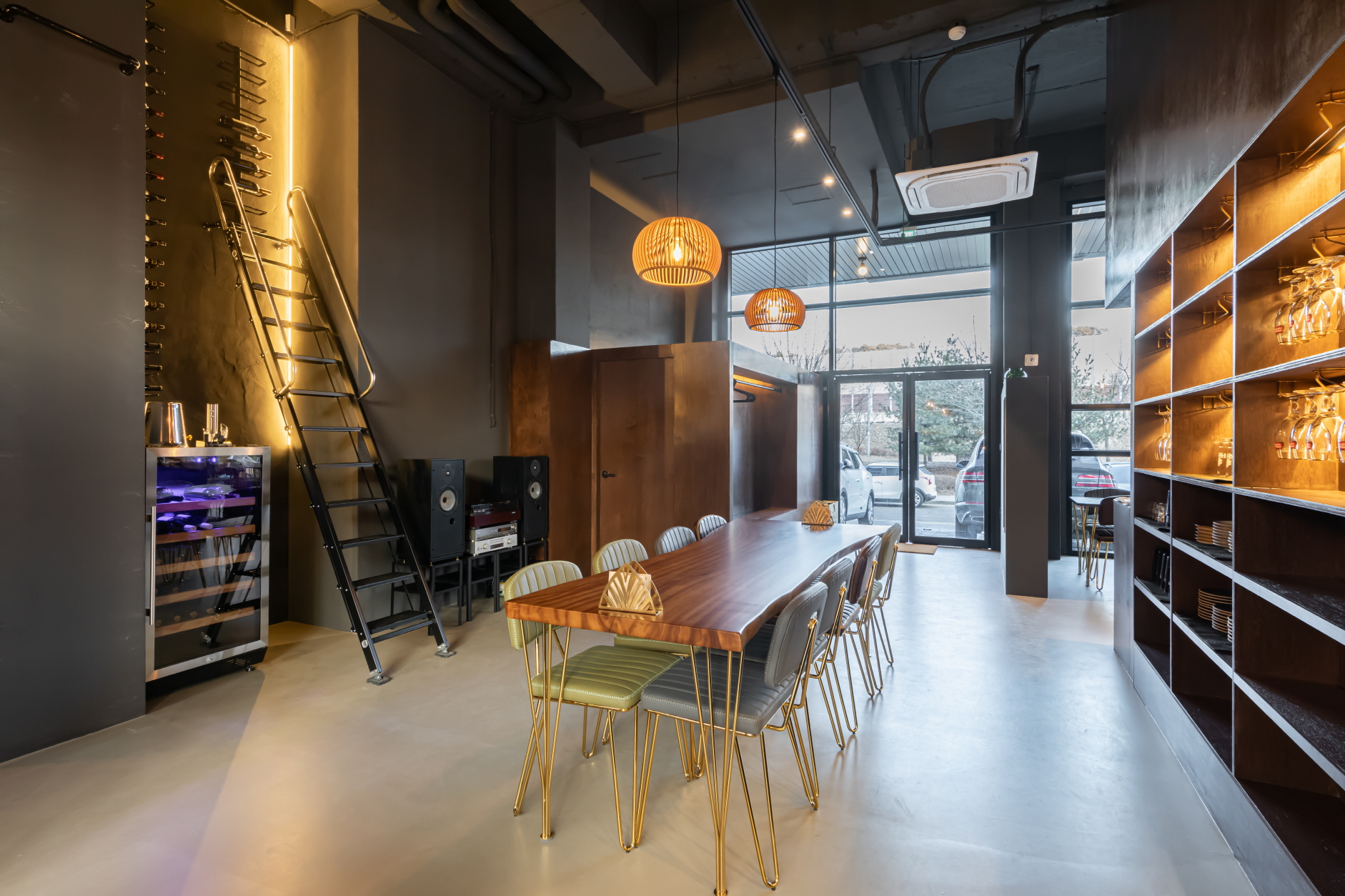 /user/s/soldesign/editor/2401/d982537b8f5bb7df7f78ebccf064a910_1705475865_1988.jpg 이미지크게보기