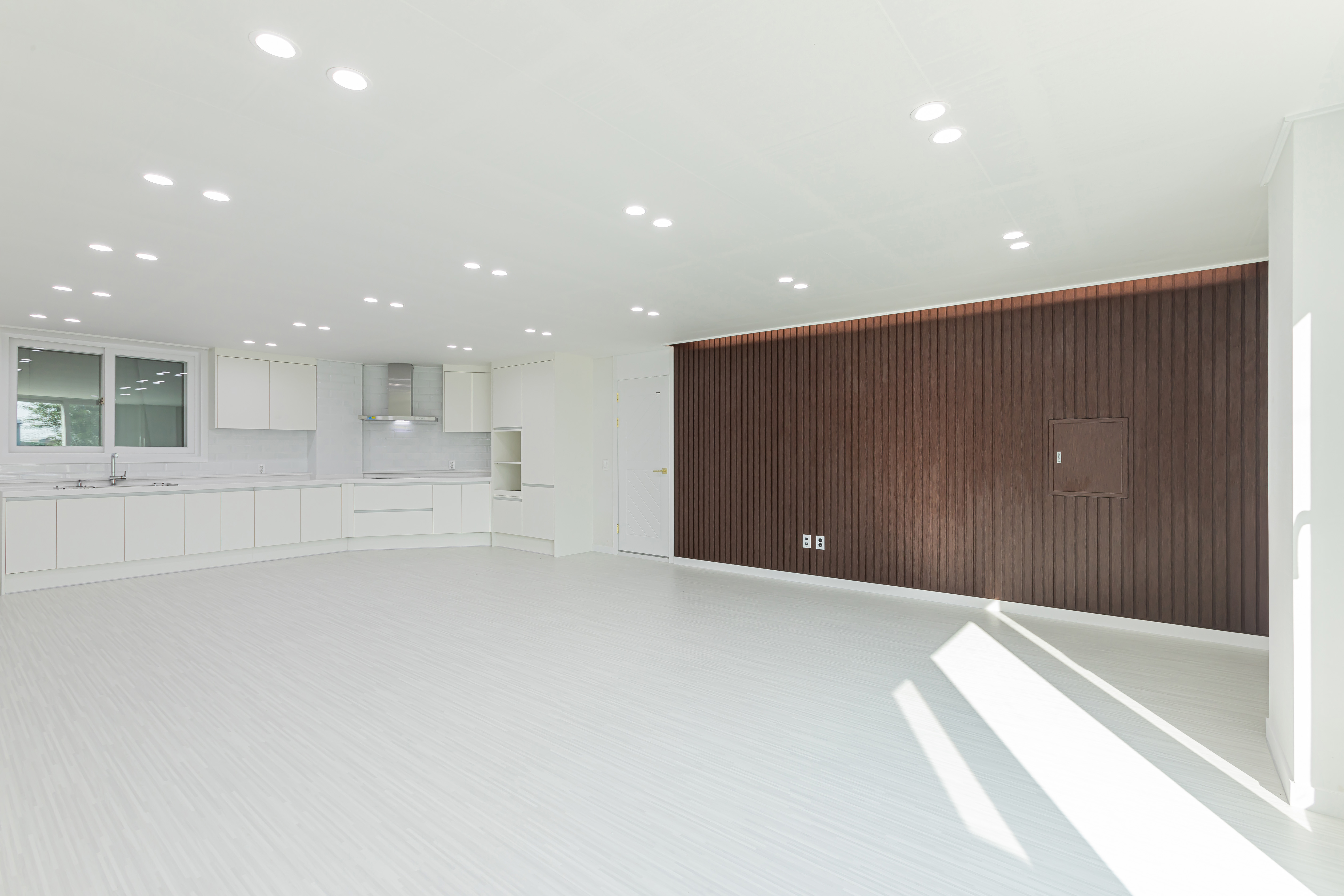 /user/s/soldesign/editor/2506/de08db6990416e9ab75aa38fac7a79f4_1751090967_3872.jpg 이미지크게보기